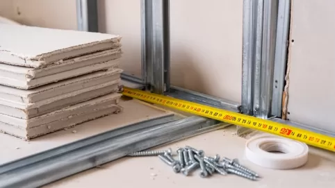 ile za metr położenia regipsów