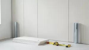 jak postawić ściankę działową z regipsu