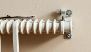 Jak zamontować grzejnik na ścianie z regipsu